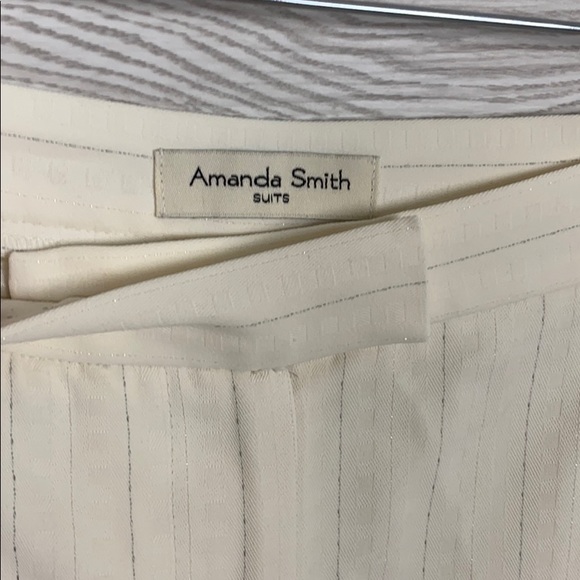 Amanda Smith White 2pC Pant Suit - Picture 11 of 14
